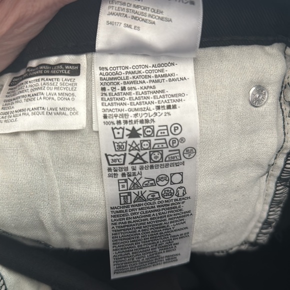 Black Levi’s 504 Jeans - Picture 8 of 8